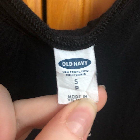 Old navy black tank top in a size s - Picture 2 of 4